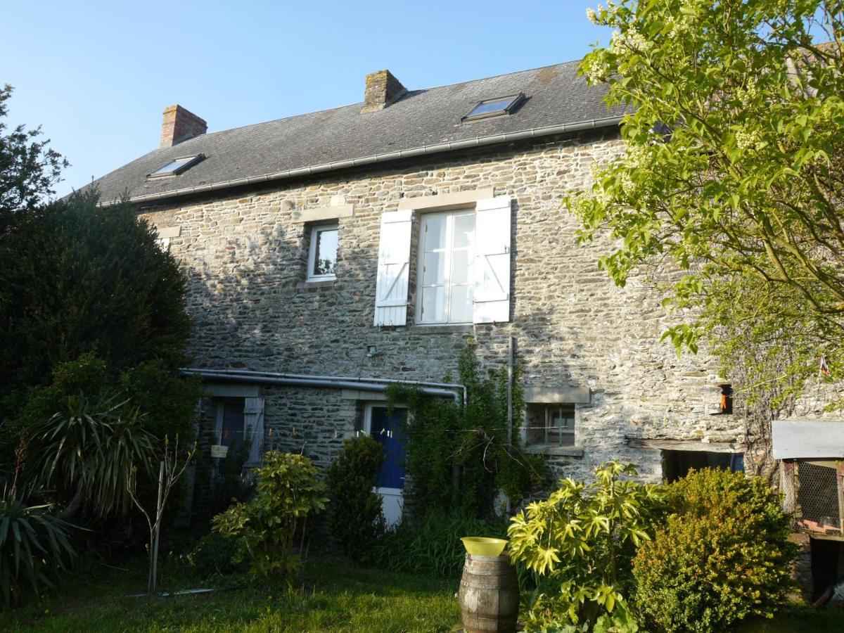 Les Miquelots Bed & Breakfast Pont-d'Ouilly Dış mekan fotoğraf
