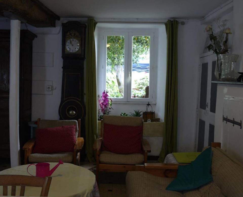 Les Miquelots Bed & Breakfast Pont-d'Ouilly Dış mekan fotoğraf